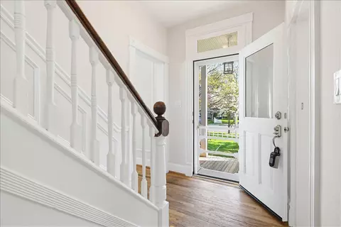 Entry Way - 328 Laurel Ave, Laurel, MD 20707 photo 1 of 4