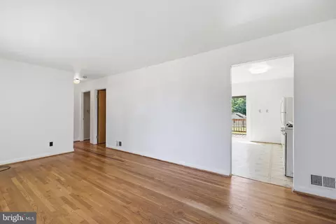 Living - 9205 4th St, Lanham, MD 20706 photo 3 of 4