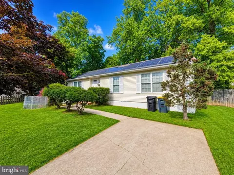 8933 Hobart, Marlboro, MD 20774