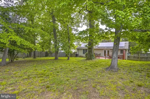8933 Hobart St, Marlboro, MD 20774