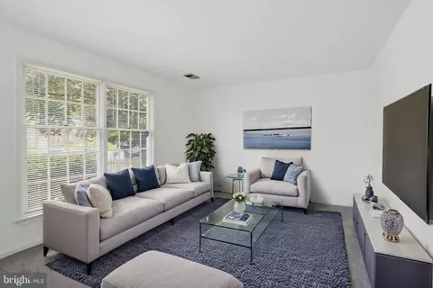 8933 Hobart St, Marlboro, MD 20774