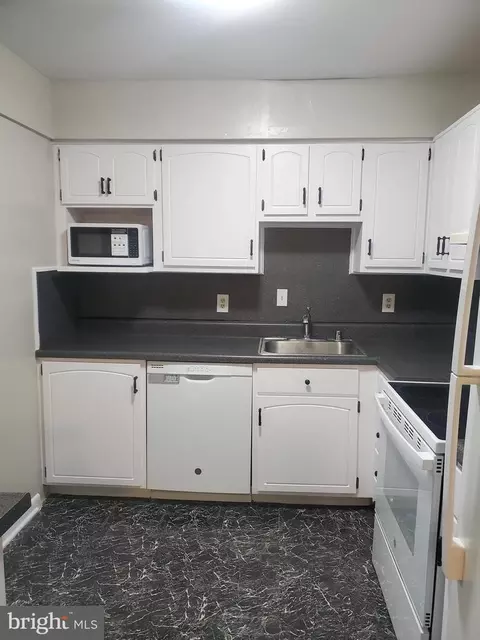 Kitchen - 11386 Laurelwalk Dr #55, Laurel, MD 20708 photo 1 of 1