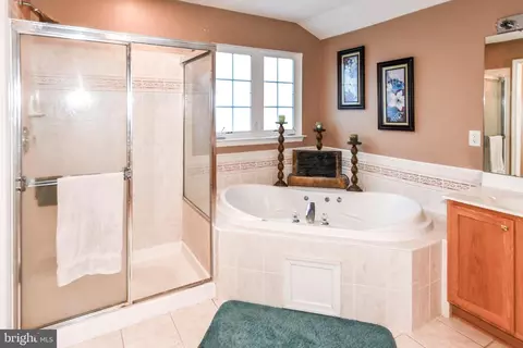 Bath - 3208 Clavier Pl, Clinton, MD 20735 photo 4 of 7