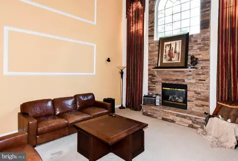 Living - 3208 Clavier Pl, Clinton, MD 20735 photo 3 of 4