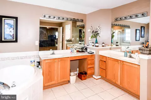 Bath - 3208 Clavier Pl, Clinton, MD 20735 photo 5 of 7