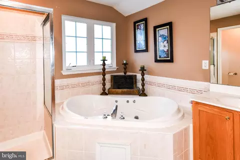 Bath - 3208 Clavier Pl, Clinton, MD 20735 photo 7 of 7