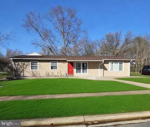 5631 Ellerbie St, Lanham, MD 20706