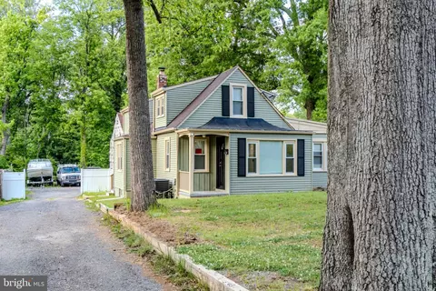 5906 Berwyn Rd, College Park, MD 20740