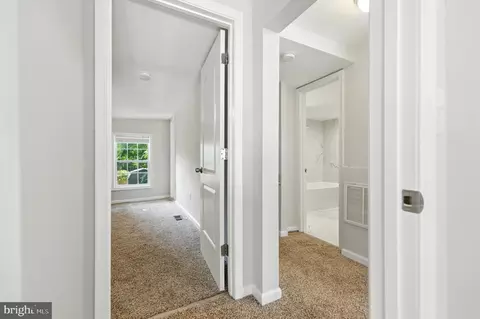 Entry Way - 612 9th St, Laurel, MD 20707 photo 8 of 11