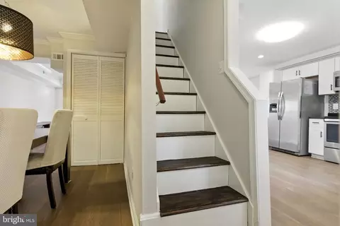 Entry Way - 612 9th St, Laurel, MD 20707 photo 5 of 11