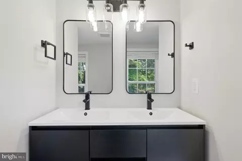 Bath - 612 9th St, Laurel, MD 20707 photo 6 of 7