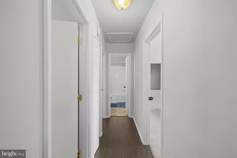 Entry Way - 7622 Carissa Ln, Laurel, MD 20707 photo 3 of 7