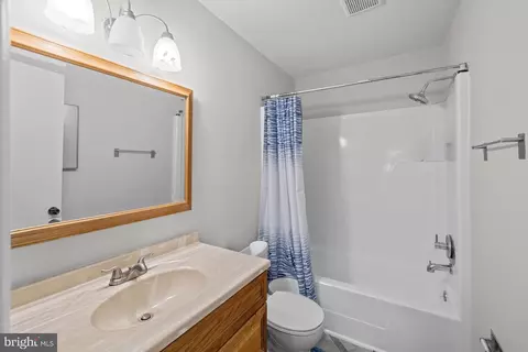 Bath - 7622 Carissa Ln, Laurel, MD 20707 photo 4 of 4