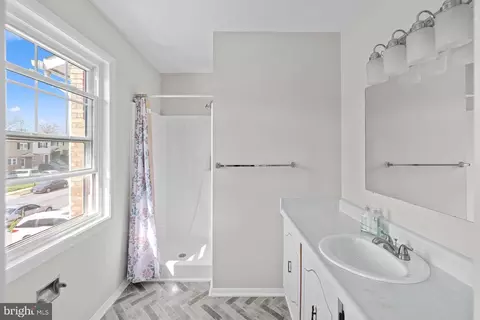 Bath - 7622 Carissa Ln, Laurel, MD 20707 photo 2 of 4