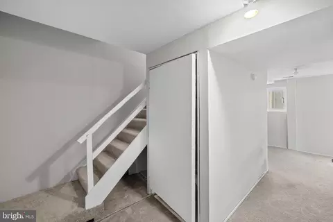 Entry Way - 7622 Carissa Ln, Laurel, MD 20707 photo 4 of 7