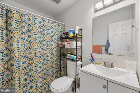 Bath - 7054 Palamar Turn Turn, Lanham, MD 20706 photo 2 of 4