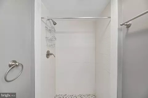 Bath - 7054 Palamar Turn Turn, Lanham, MD 20706 photo 4 of 4