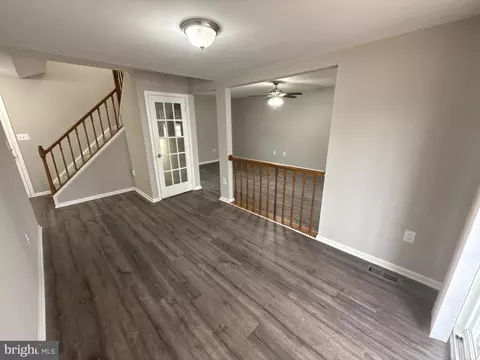 Living - 7604 Fox Hunt Ct, Clinton, MD 20735 photo 1 of 5