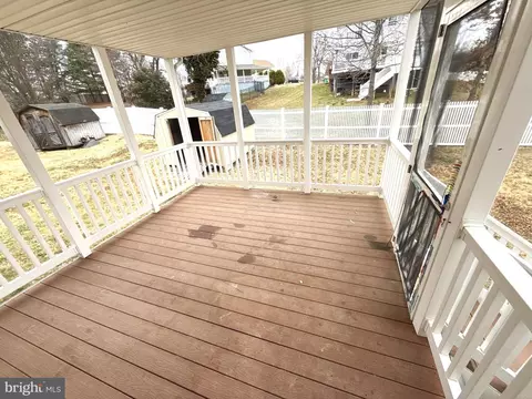 Exterior - 7604 Fox Hunt Ct, Clinton, MD 20735 photo 2 of 3