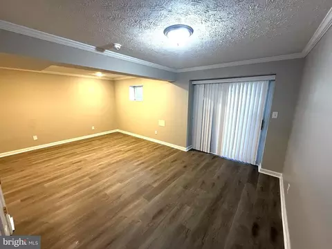 Living - 7604 Fox Hunt Ct, Clinton, MD 20735 photo 5 of 5