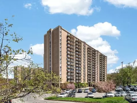 6100 Westchester Park Dr #913, College Park, MD 20740