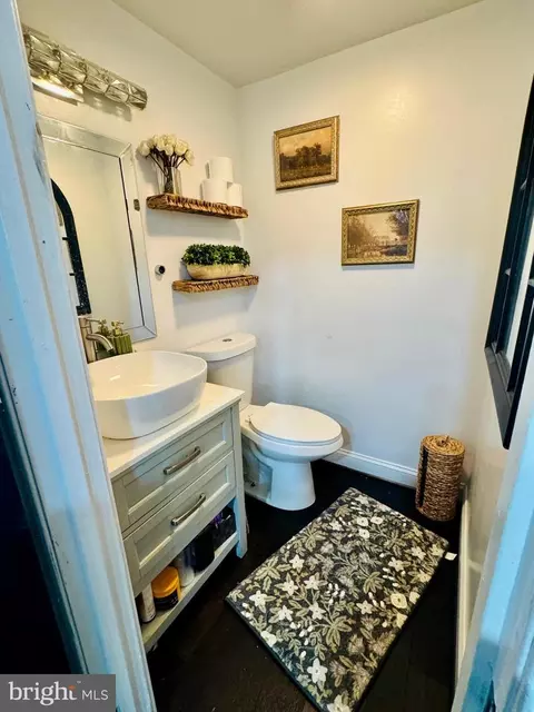 Bath - 6915 Scotch Dr, Laurel, MD 20707 photo 5 of 6