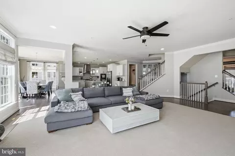 9003 Crystal Oaks Ln, Marlboro, MD 20772 photo 8