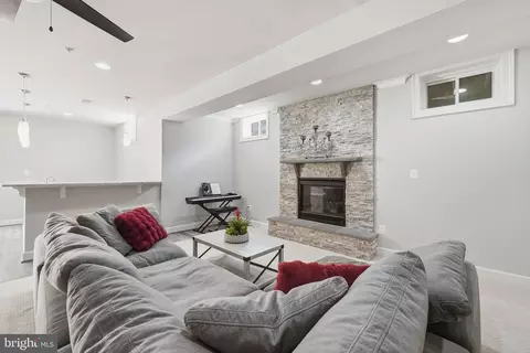 9003 Crystal Oaks Ln, Marlboro, MD 20772 photo 40
