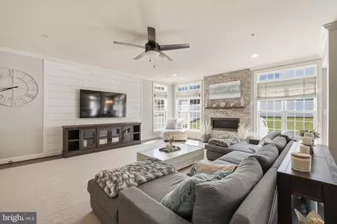 9003 Crystal Oaks Ln, Marlboro, MD 20772 photo 6