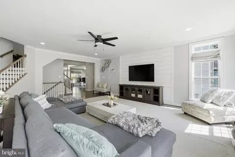 9003 Crystal Oaks Ln, Marlboro, MD 20772 photo 7