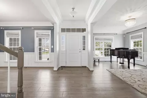 9003 Crystal Oaks Ln, Marlboro, MD 20772 photo 3