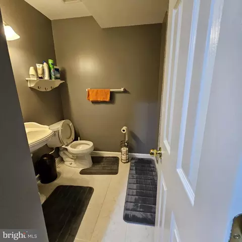 Bath - 7605 Stratfield Ln, Laurel, MD 20707 photo 4 of 5