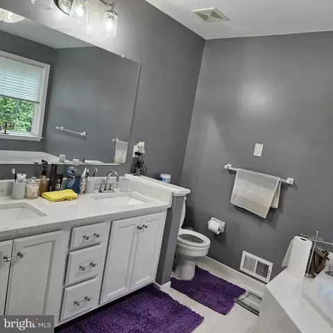 Bath - 7605 Stratfield Ln, Laurel, MD 20707 photo 2 of 5