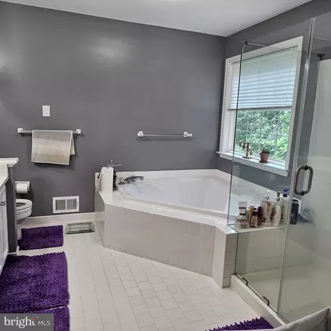 Bath - 7605 Stratfield Ln, Laurel, MD 20707 photo 1 of 5