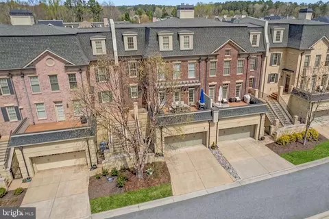 604 River Mist Dr, National Harbor, MD 20745