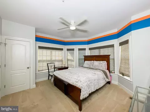 Bedroom - 6609 Chatham Park Dr, Brandywine, MD 20613 photo 8 of 11