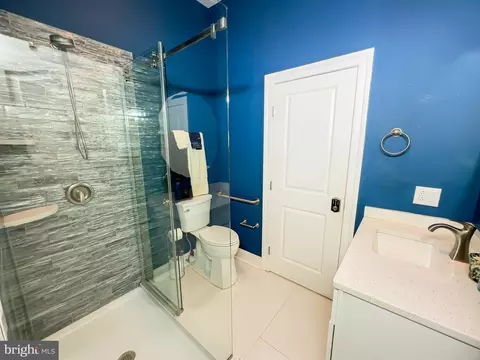 Bath - 6609 Chatham Park Dr, Brandywine, MD 20613 photo 8 of 9