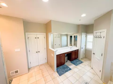 Bath - 6609 Chatham Park Dr, Brandywine, MD 20613 photo 3 of 9