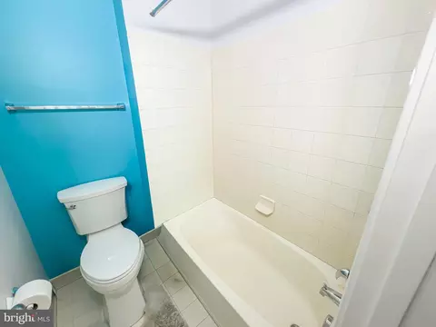 Bath - 6609 Chatham Park Dr, Brandywine, MD 20613 photo 6 of 9