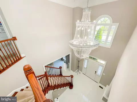 Entry Way - 6609 Chatham Park Dr, Brandywine, MD 20613 photo 2 of 6