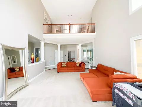 Living - 6609 Chatham Park Dr, Brandywine, MD 20613 photo 4 of 6