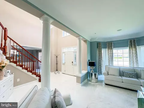 Entry Way - 6609 Chatham Park Dr, Brandywine, MD 20613 photo 3 of 6