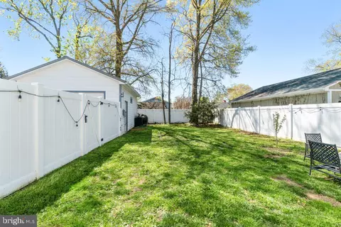 Exterior - 324 Laurel Ave, Laurel, MD 20707 photo 4 of 7