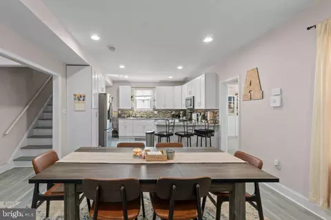 Entry Way - 324 Laurel Ave, Laurel, MD 20707 photo 5 of 15