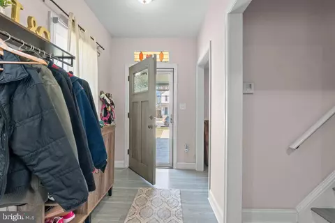 Entry Way - 324 Laurel Ave, Laurel, MD 20707 photo 1 of 15