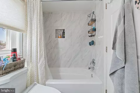 Bath - 324 Laurel Ave, Laurel, MD 20707 photo 3 of 3