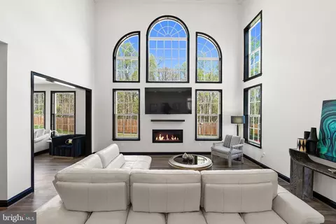 4012 Diamondhead Ave, Bowie, MD 20721