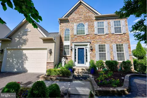 Exterior - 2703 Brownlee Ct, Lanham, MD 20706 photo 2 of 17