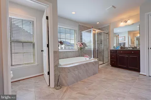 Entry Way - 2703 Brownlee Ct, Lanham, MD 20706 photo 7 of 11