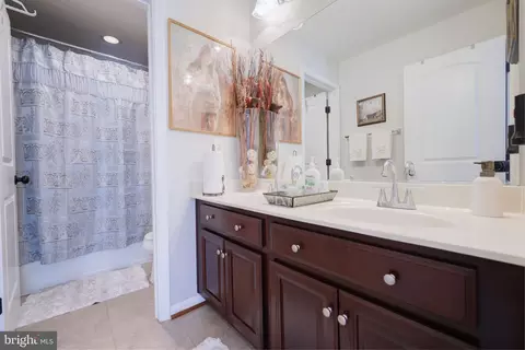 Entry Way - 2703 Brownlee Ct, Lanham, MD 20706 photo 10 of 11